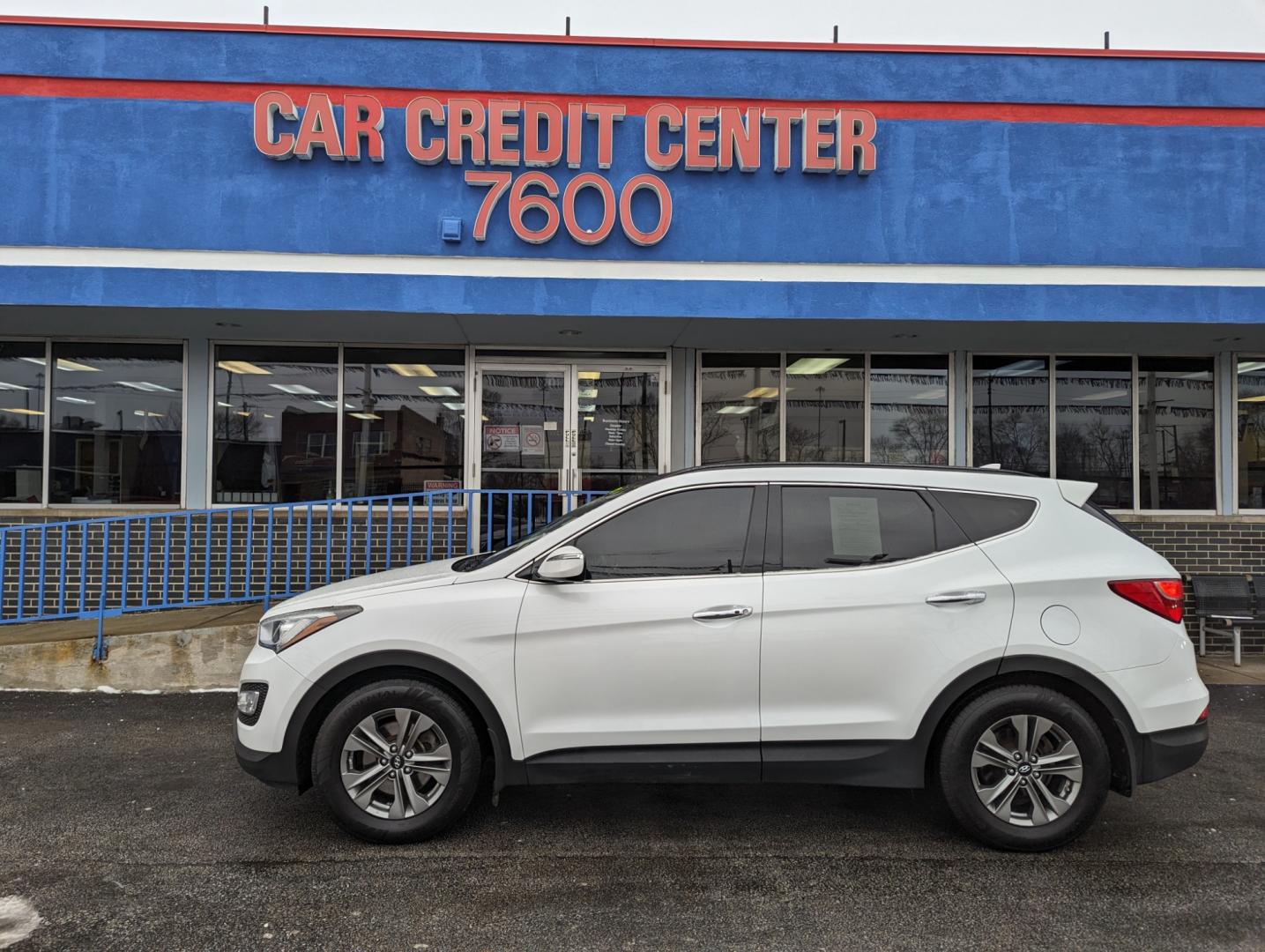 2016 WHITE Hyundai Santa Fe Sport 2.4 AWD (5XYZUDLB3GG) with an 2.4L L4 DOHC 16V engine, 6-Speed Automatic transmission, located at 7600 S Western Ave., Chicago, IL, 60620, (773) 918-3980, 0.000000, 0.000000 - Photo#0